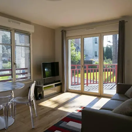 La Lanterne Apartment *